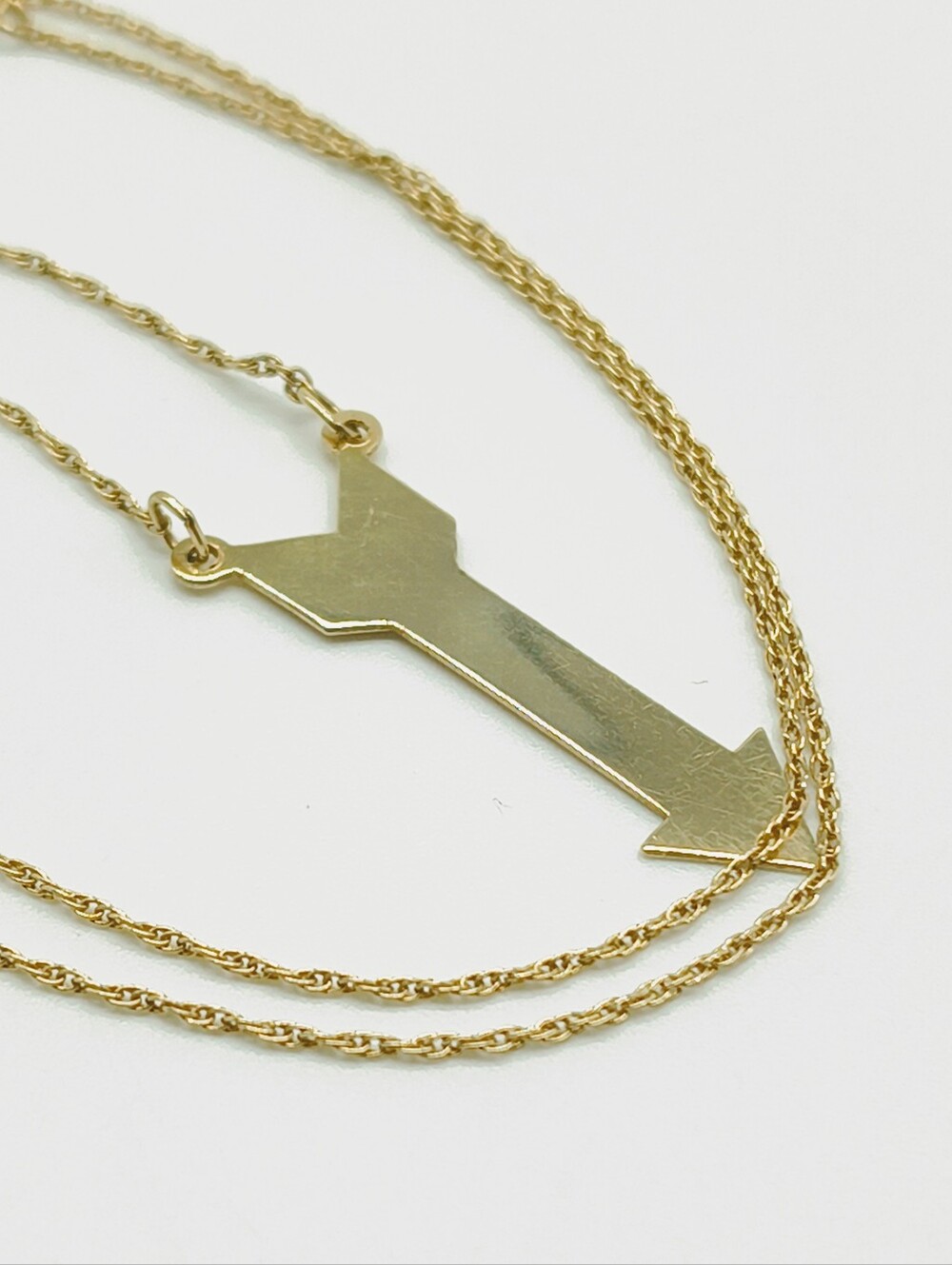 Vintage 14k Yellow Gold Arrow Pendant Necklace